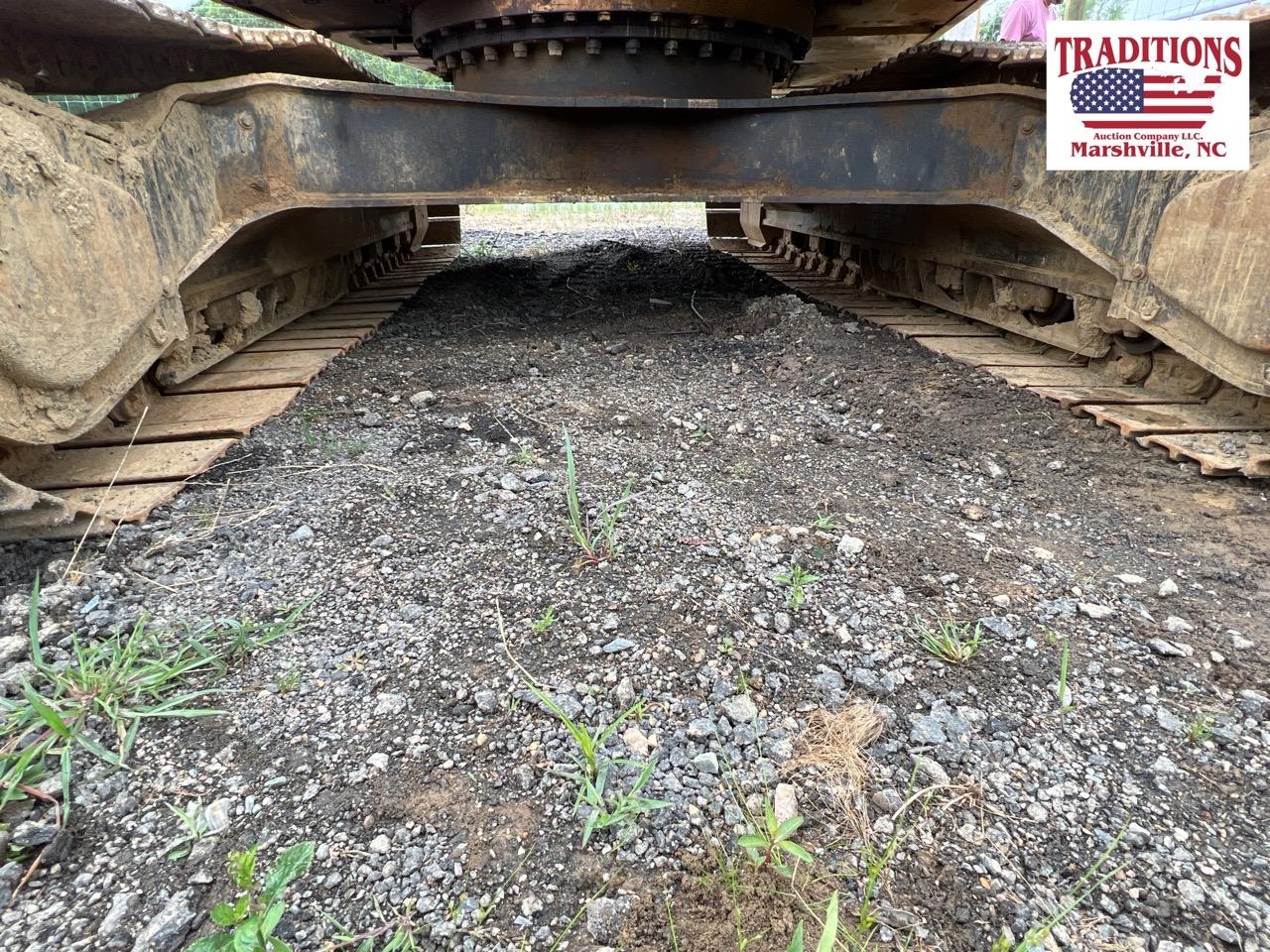 CAT 322L Excavator