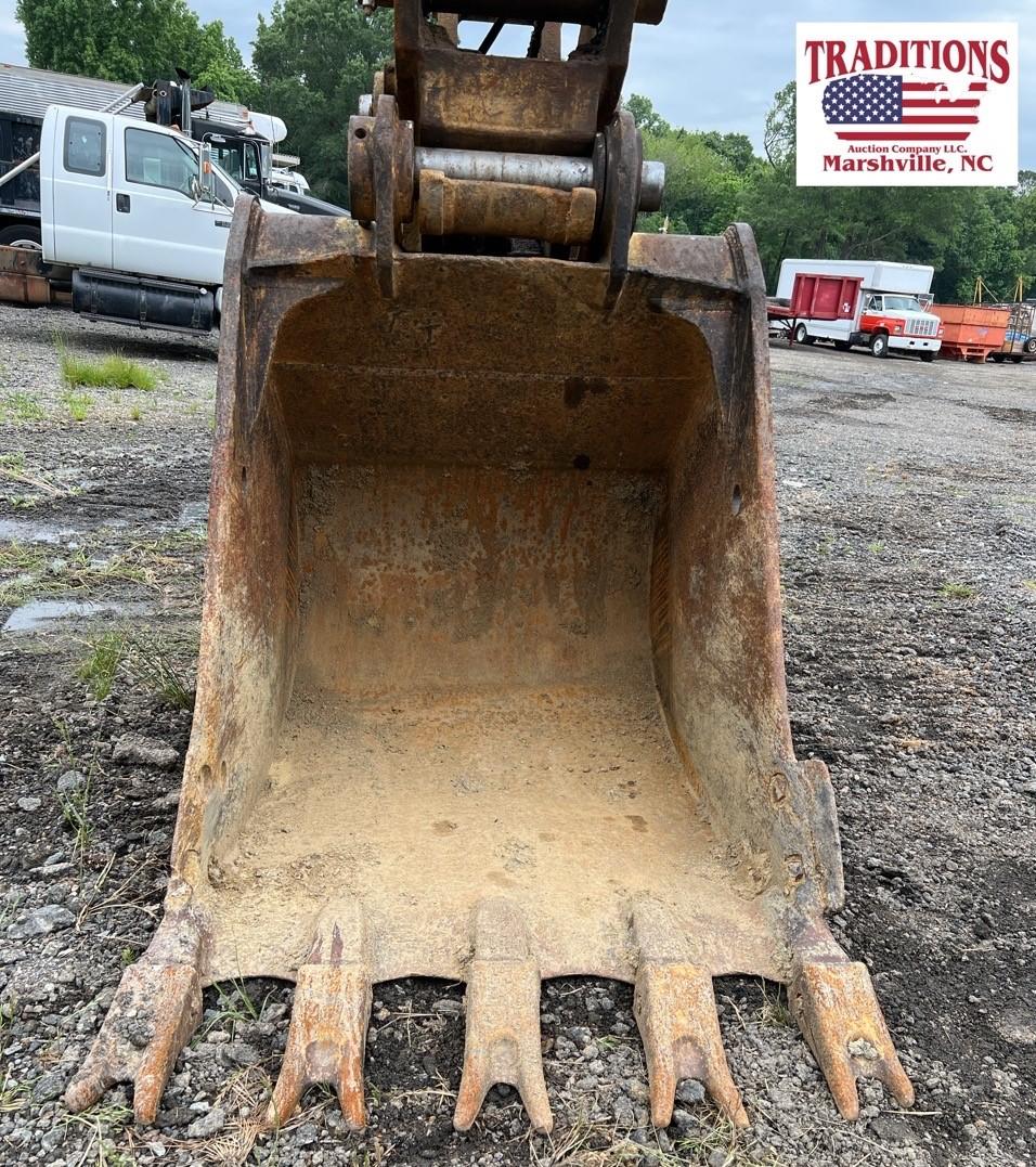 CAT 322L Excavator