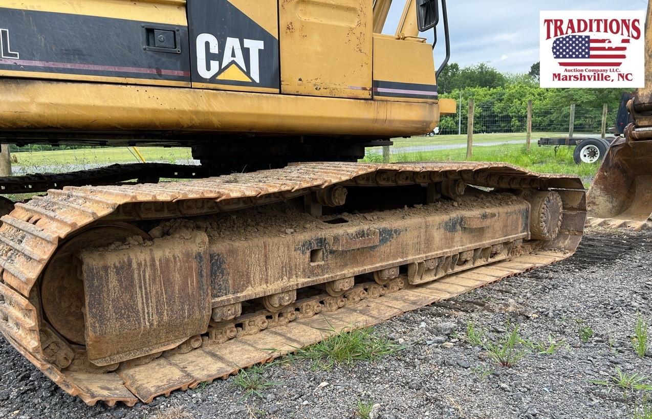 CAT 322L Excavator