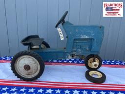 ERTL Pedal Tractor