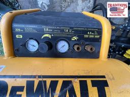 Dewalt 4.5 Gallon Air Compressor