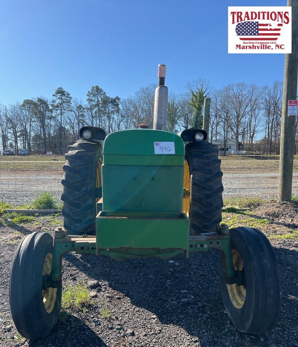John Deere 2640 Tractor