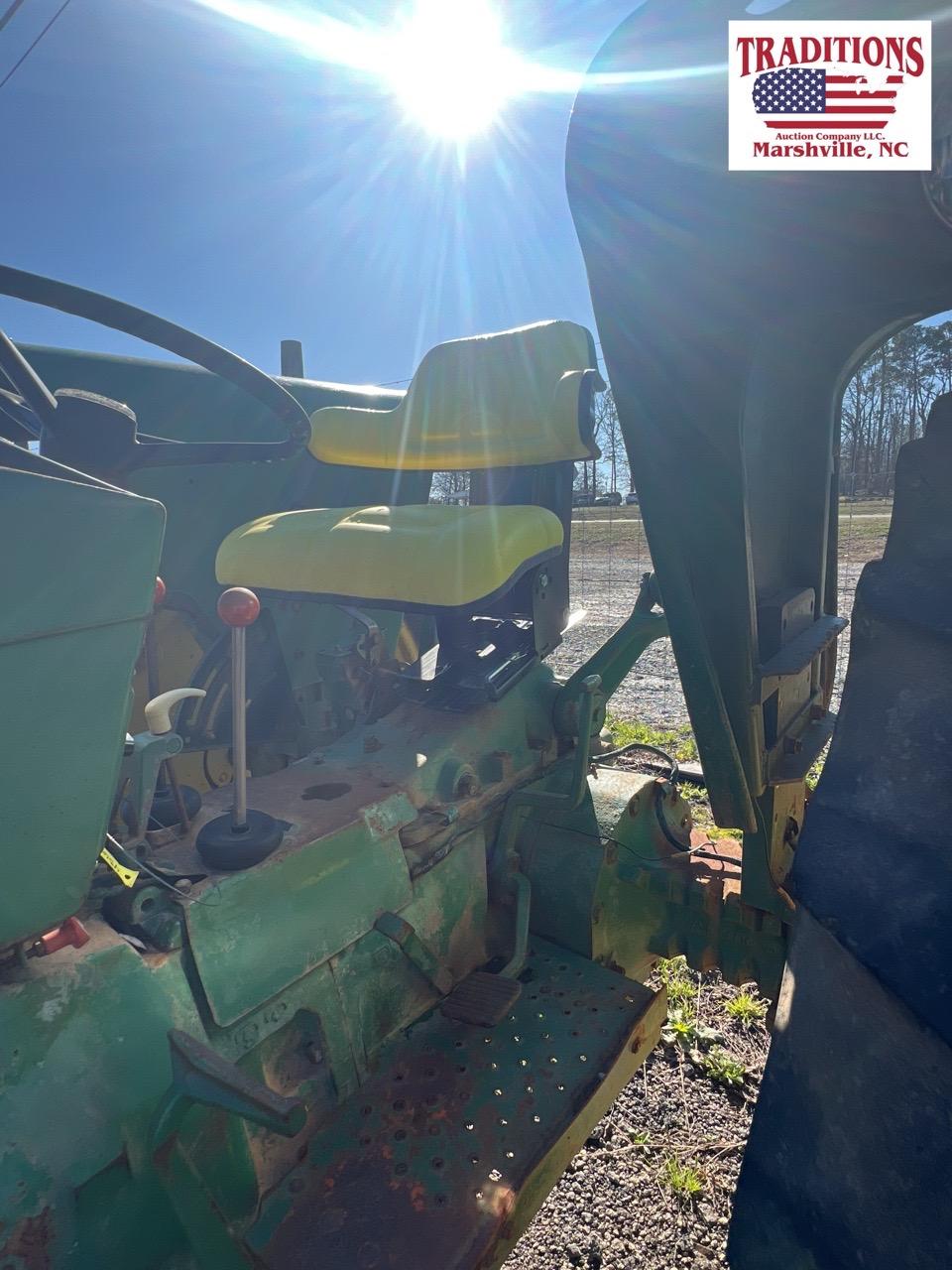 John Deere 2640 Tractor