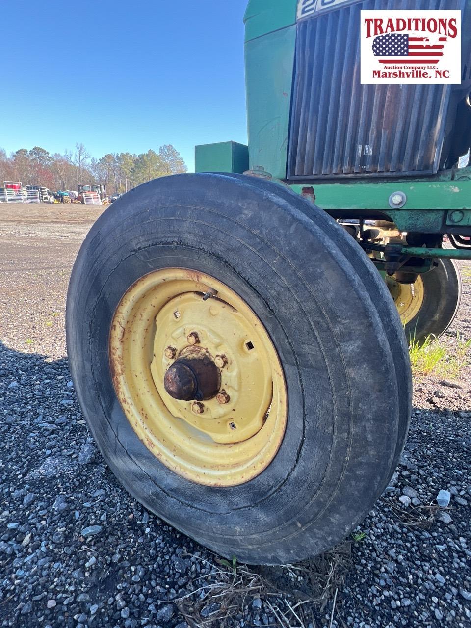 John Deere 2640 Tractor