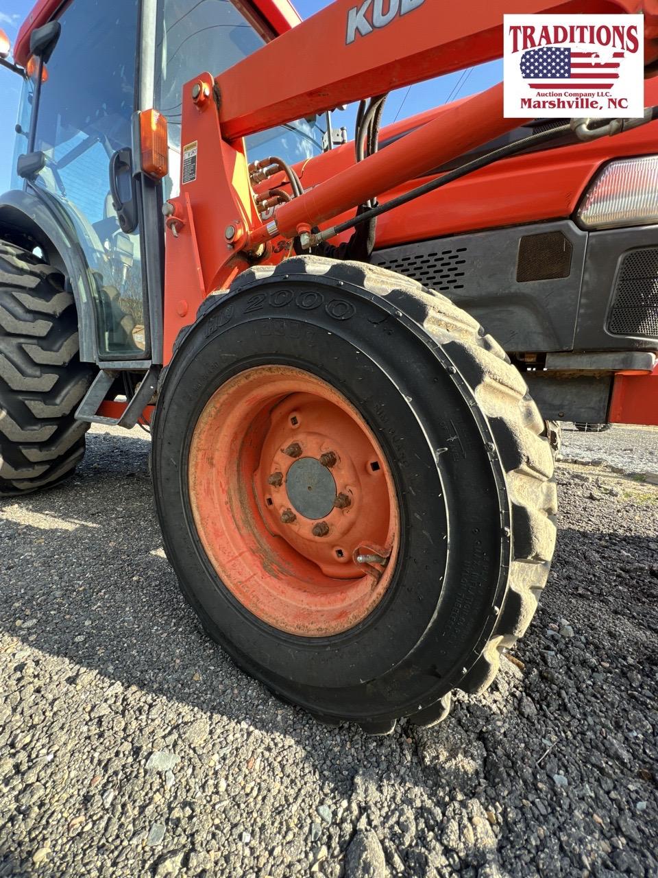 Kubota L5030 4x4 HST with LA853 Loader