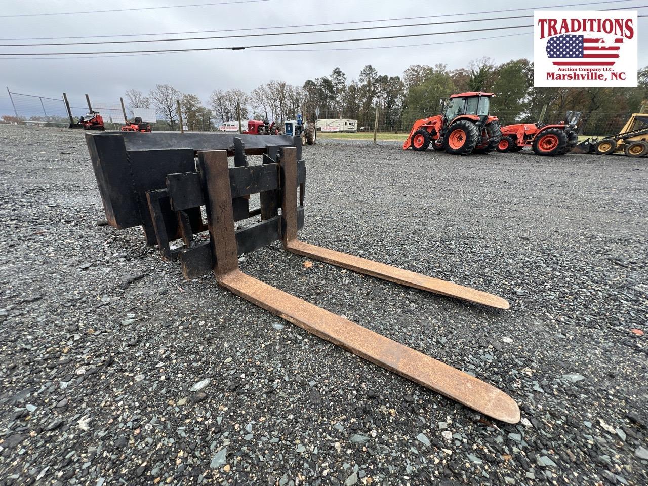 MAHTO L-1300 Skidsteer