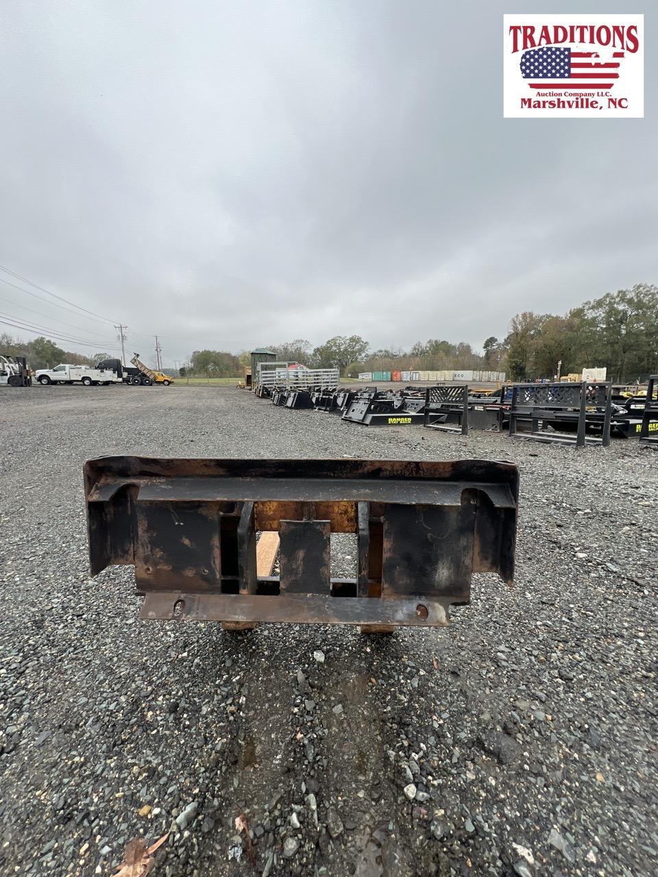 MAHTO L-1300 Skidsteer