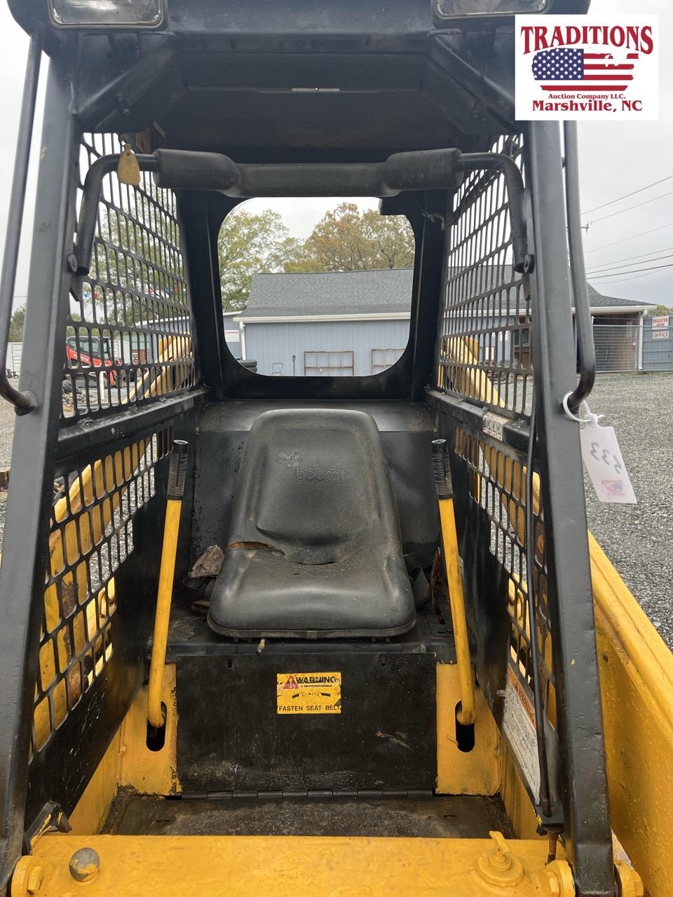 MAHTO L-1300 Skidsteer