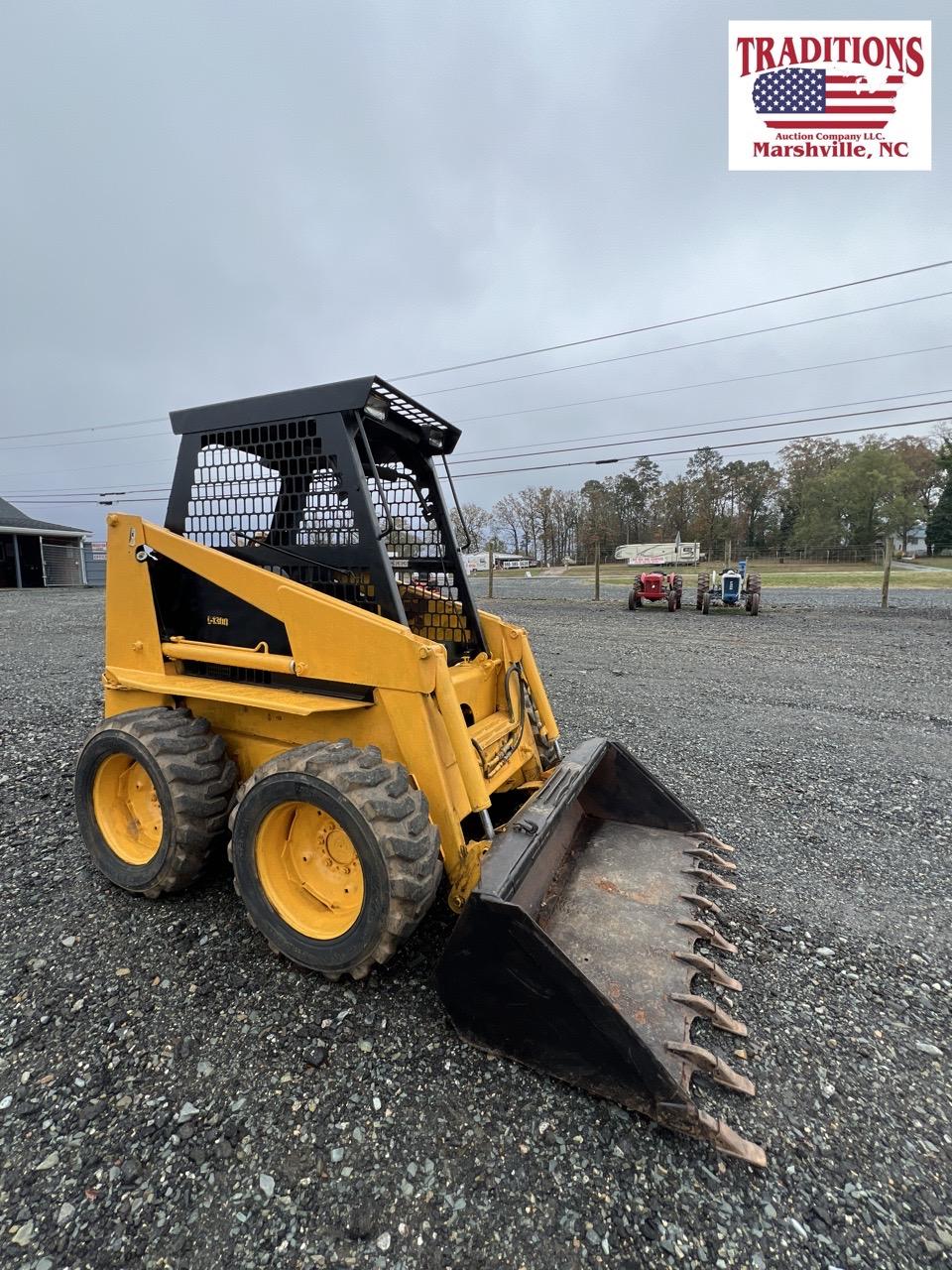 MAHTO L-1300 Skidsteer