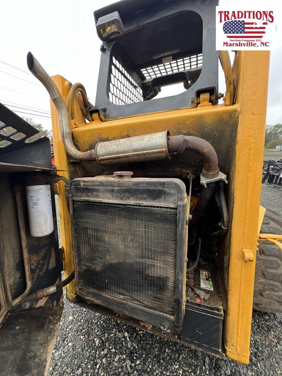 MAHTO L-1300 Skidsteer