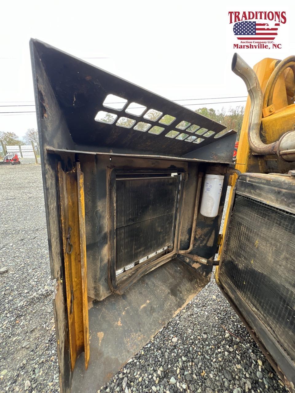 MAHTO L-1300 Skidsteer