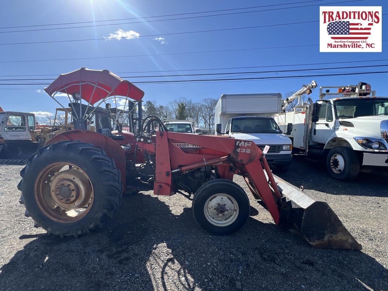 Massey Ferguson 253 with 232 Loader