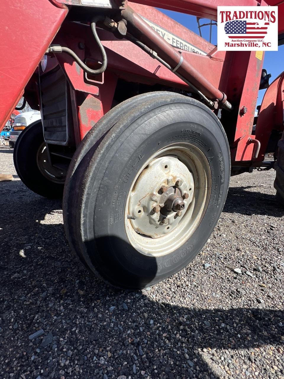 Massey Ferguson 253 with 232 Loader