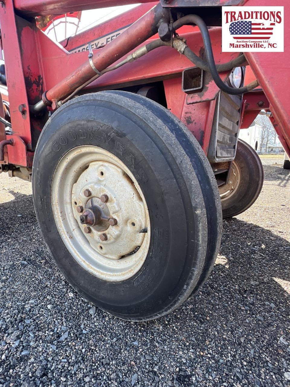 Massey Ferguson 253 with 232 Loader