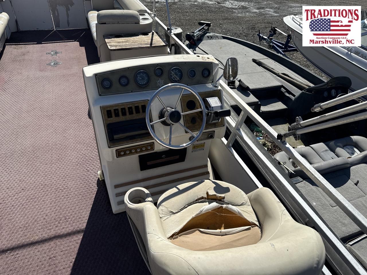 1992 JC Mfg 26ft TriToon 266 Boat HULL E292