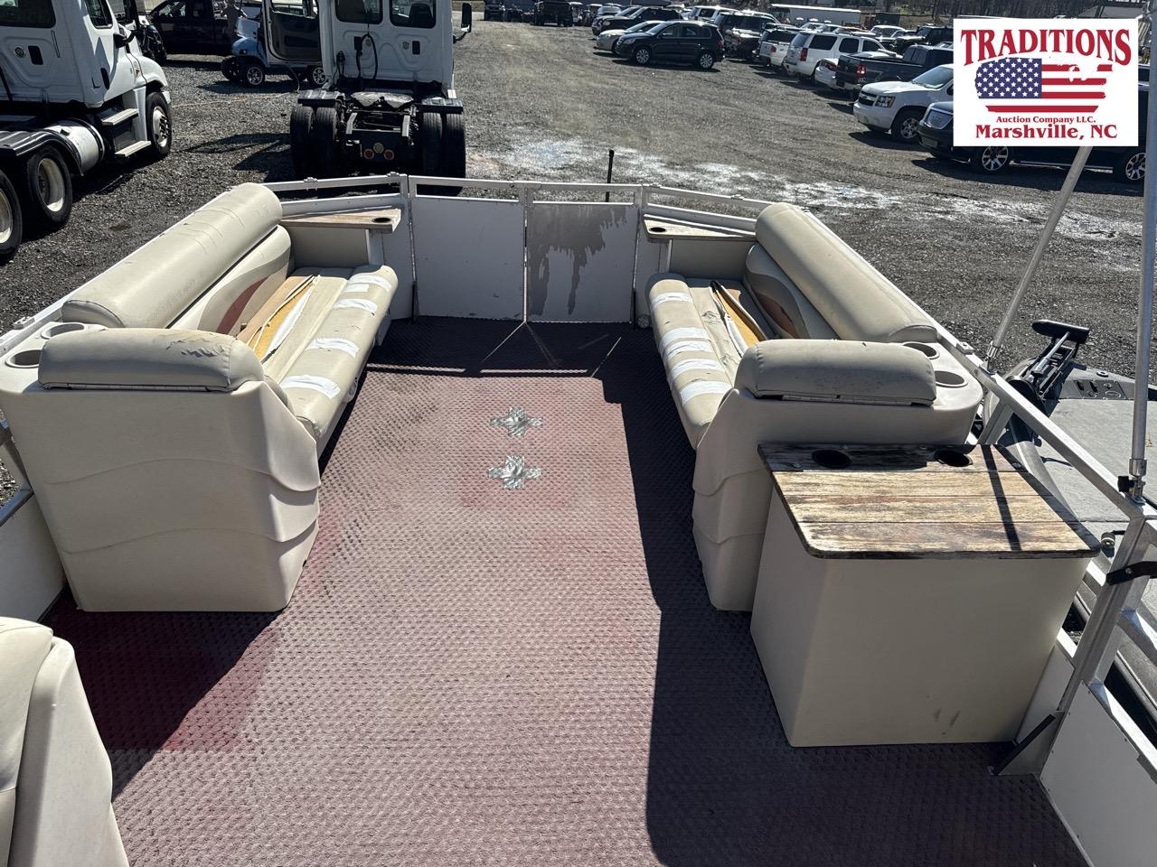 1992 JC Mfg 26ft TriToon 266 Boat HULL E292