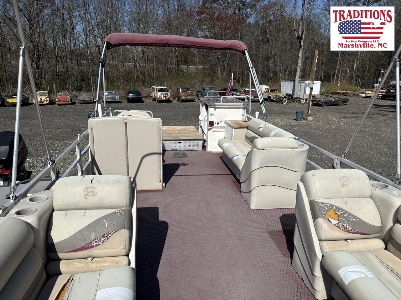 1992 JC Mfg 26ft TriToon 266 Boat HULL E292