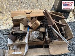 Mixed lot of Mopar parts