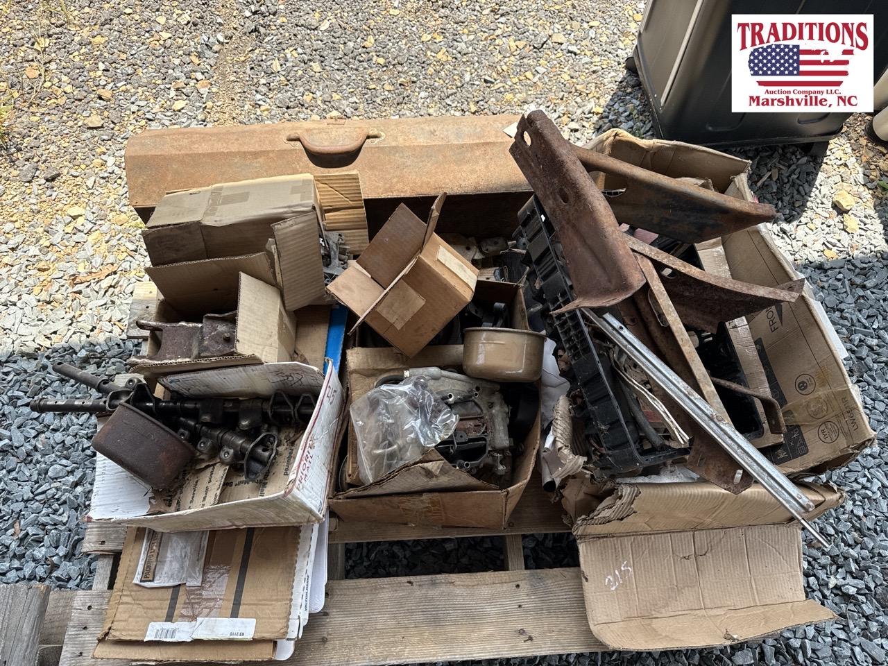 Mixed lot of Mopar parts