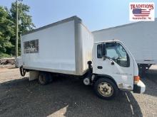 2002 Isuzu Box Truck VIN1084