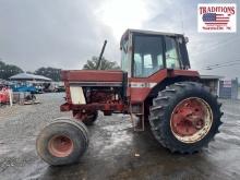 International 1086 Tractor