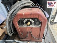 Lincoln AC225 Arc Welder/Leads