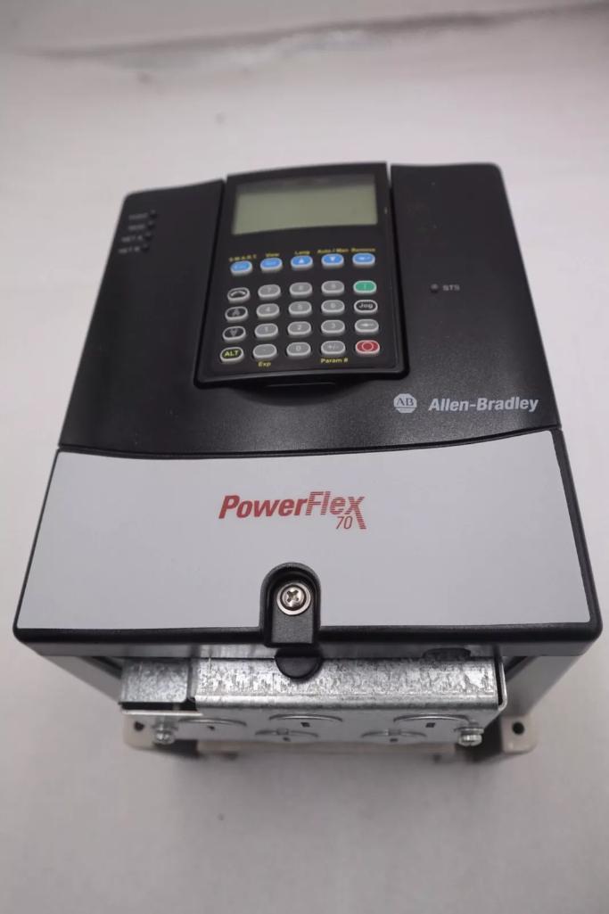 ALLEN BRADLEY 20AD8P0A3AYNANC0 POWERFLEX 5 HP DRIVE NEW