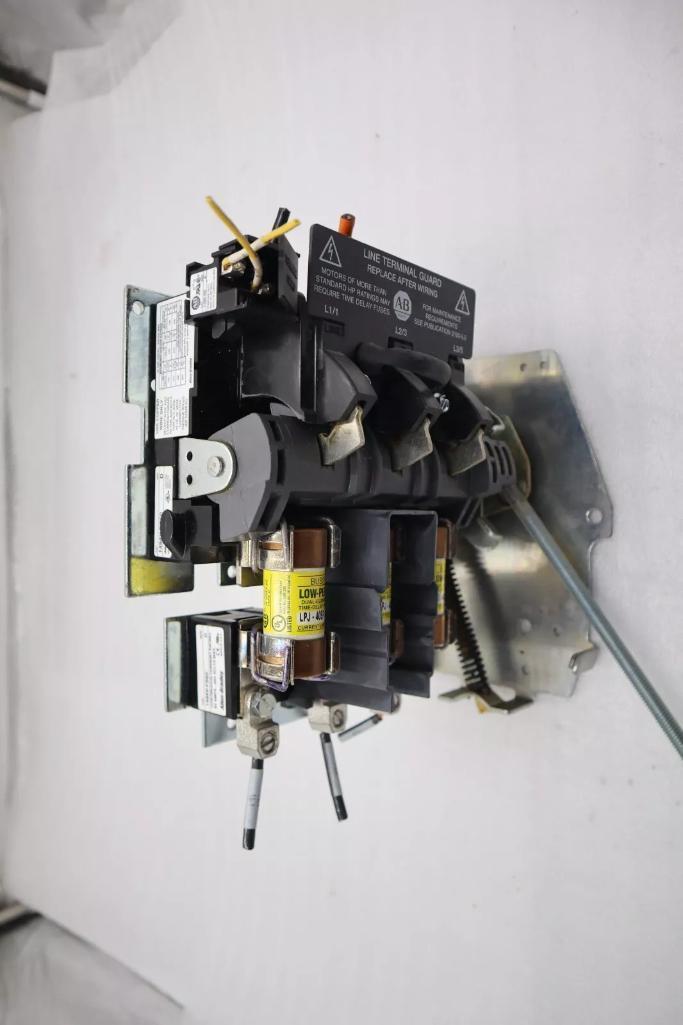 ALLEN BRADLEY 1494V-DS400 /1494V-FS60 DISCONNECT SWITCH / A 400A 600V