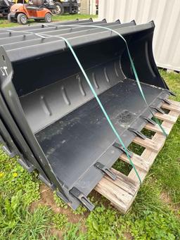 73 inch bucket with teeth quantity 1