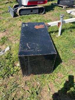 tool box 18 inches x 3 foot