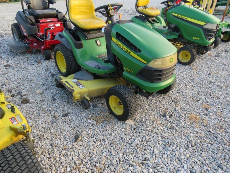 20101 JD LA175 LAWN MOWER