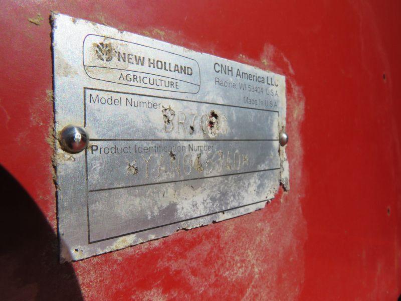 2011 NH BR7090 ROUND BALER