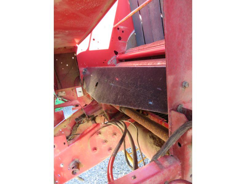 2011 NH BR7090 ROUND BALER
