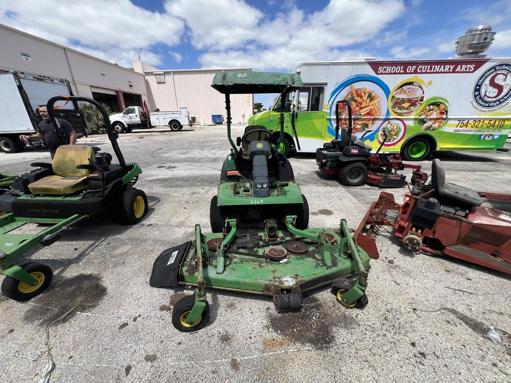 2004 John Deere Commercial Mower