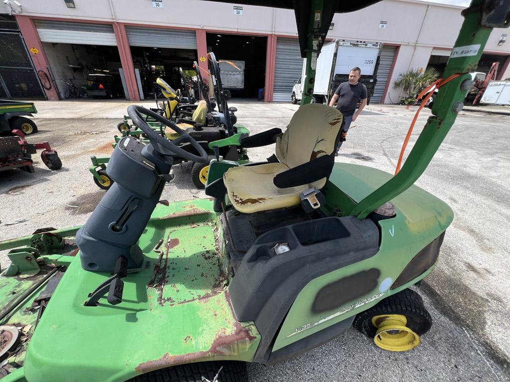 2004 John Deere Commercial Mower