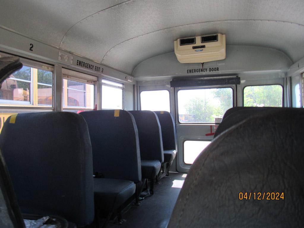 2002 Chevrolet Cutaway Cab & Chassis Mid Bus