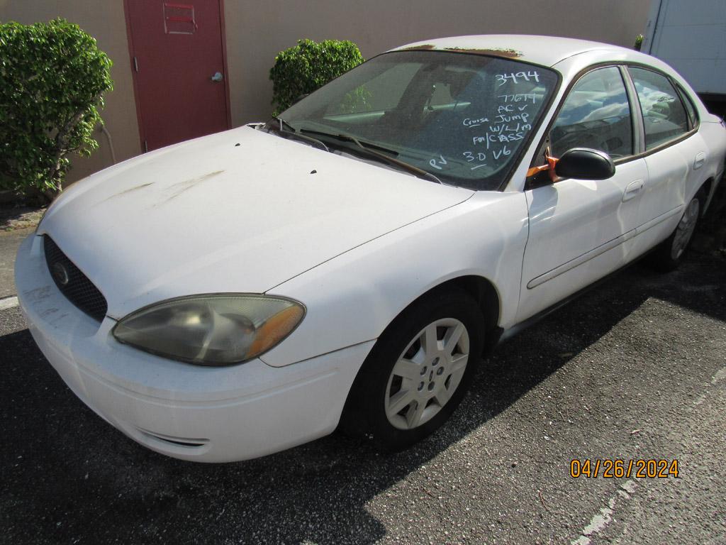 2005 Ford Taurus SE