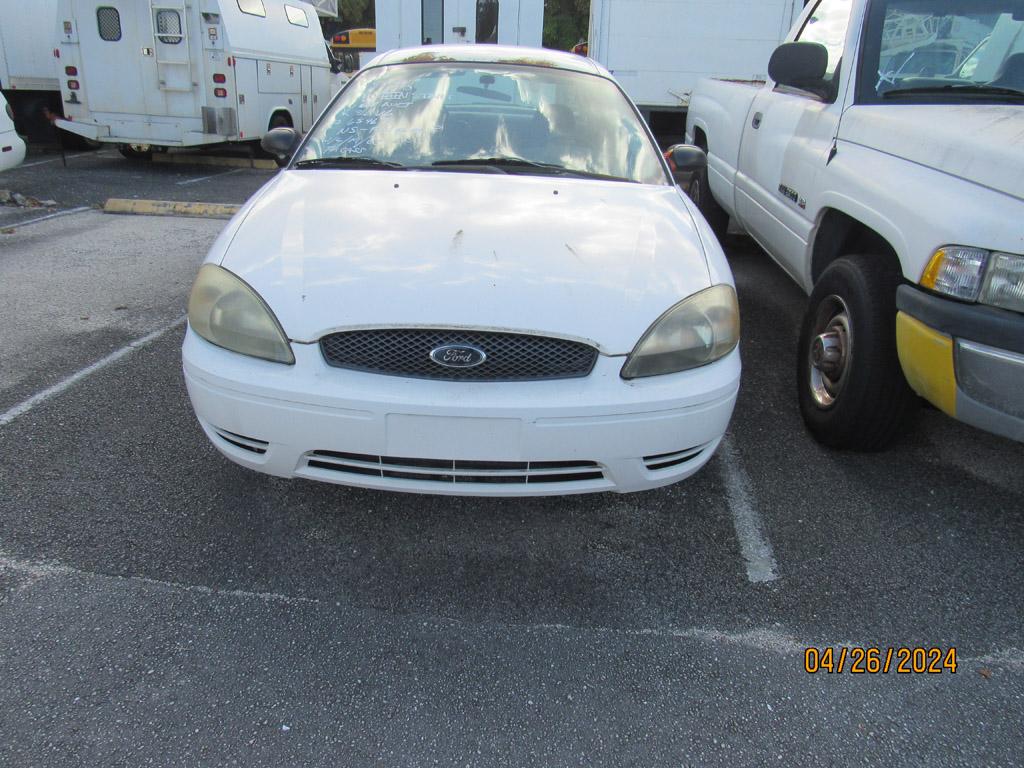 2005 Ford Taurus SE