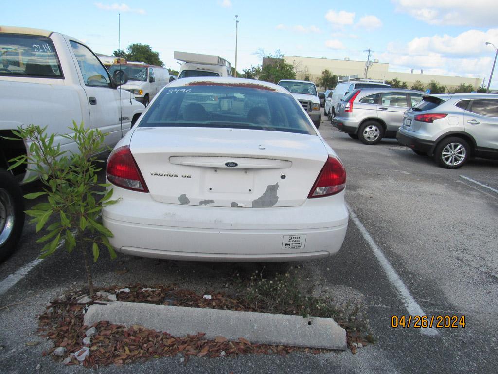 2005 Ford Taurus SE