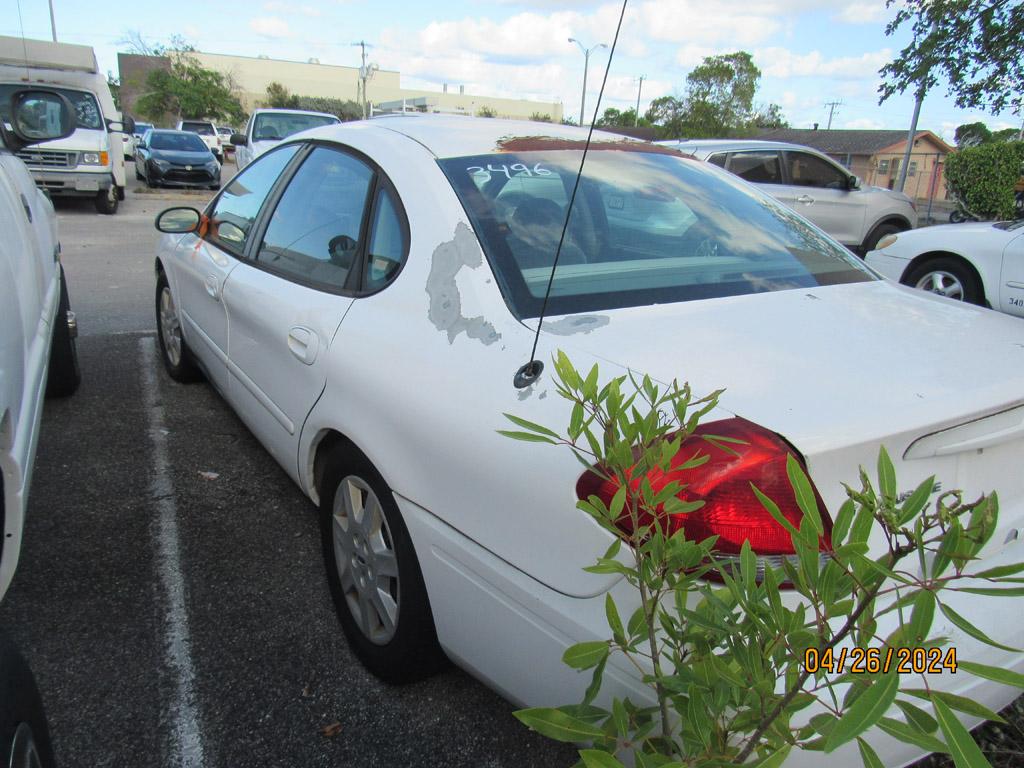 2005 Ford Taurus SE