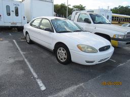 2005 Ford Taurus SE