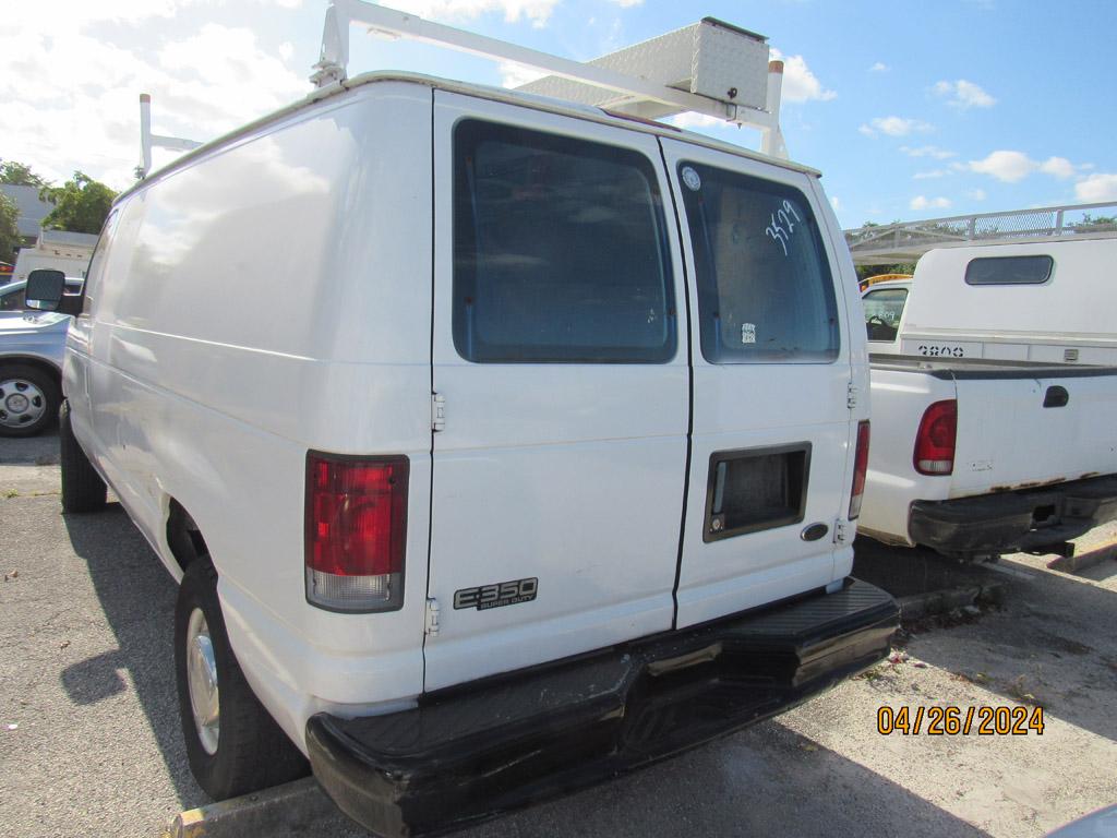 2005 Ford E-350 Super Duty Van