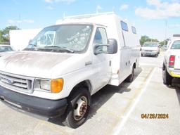 2007 Ford E-350 Cab & Chassis Cutaway Utility Truck