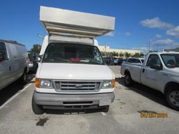 2007 Ford E-350 Cab & Chassis Cutaway Utility Truck