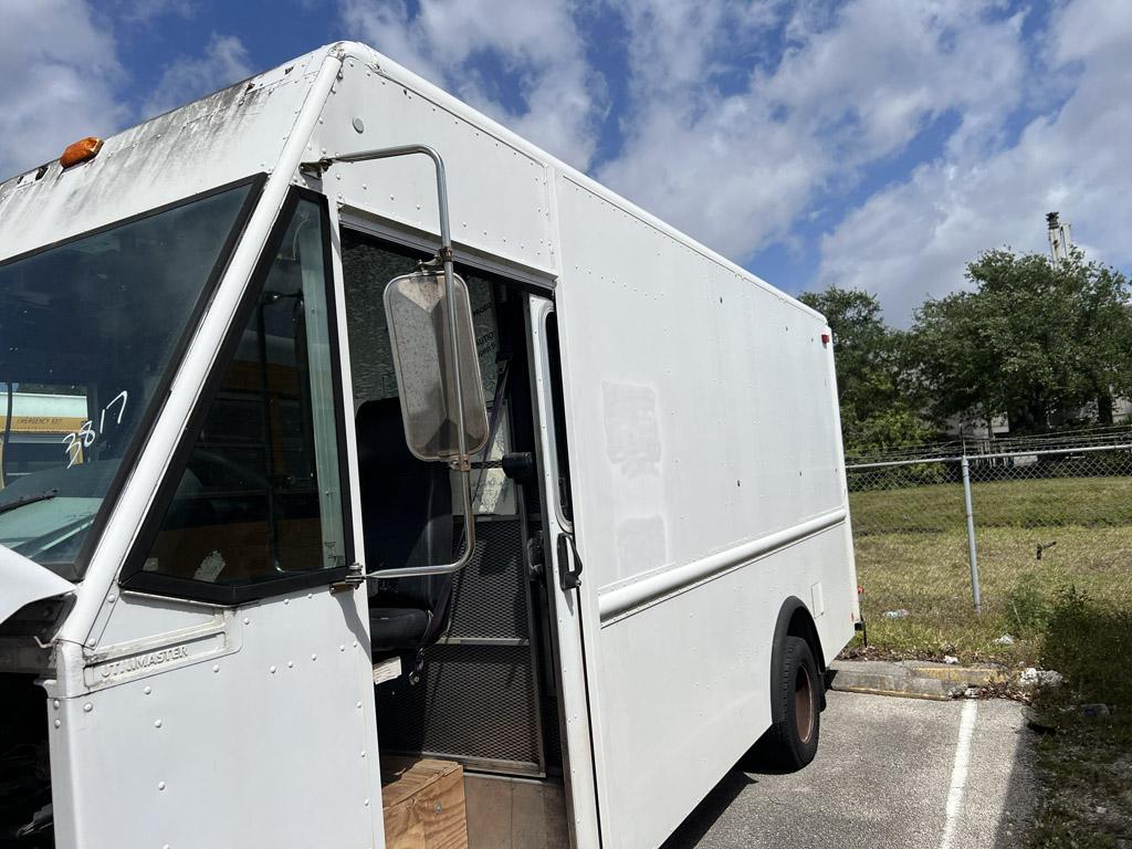 2007 Ford E-450 Cab & Chassis Step Van