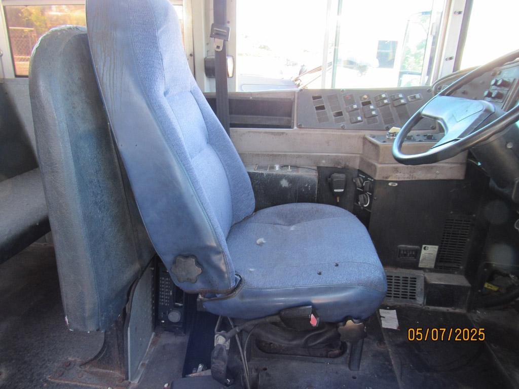 2001 International Amtran School Bus
