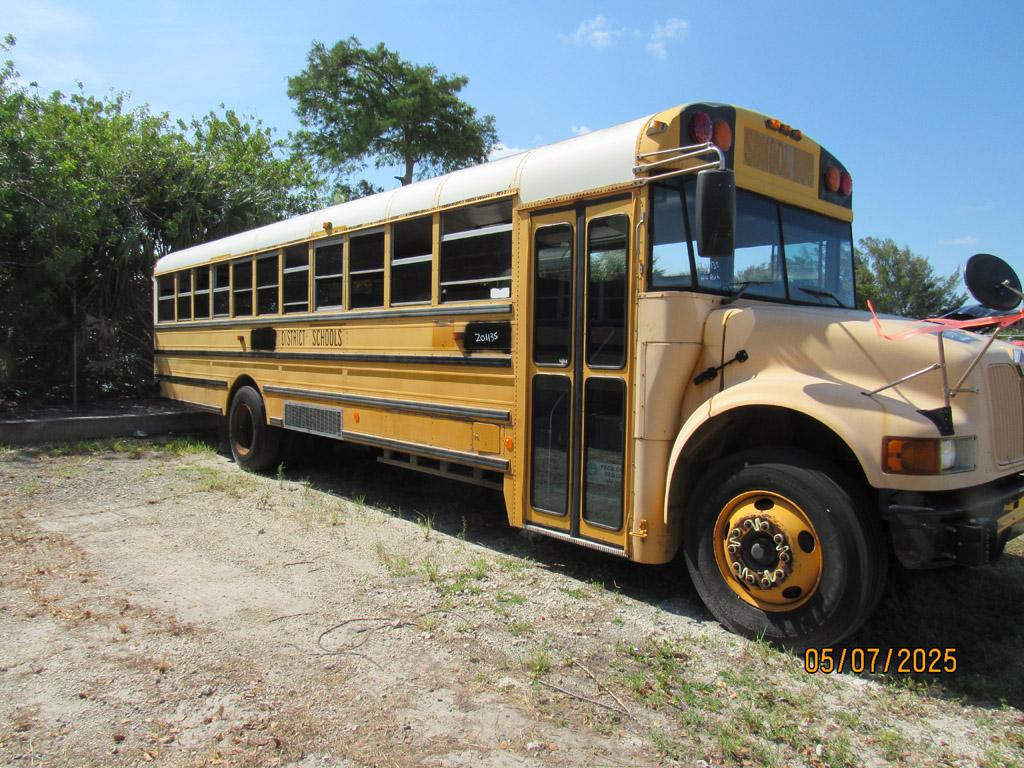 2001 International Amtran School Bus