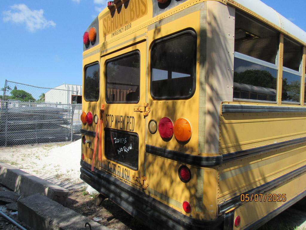 2001 International Amtran School Bus