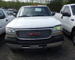 2002 GMC 2500 HD Reg Cab   w/Fisher Sander   4x4 s/n:221819