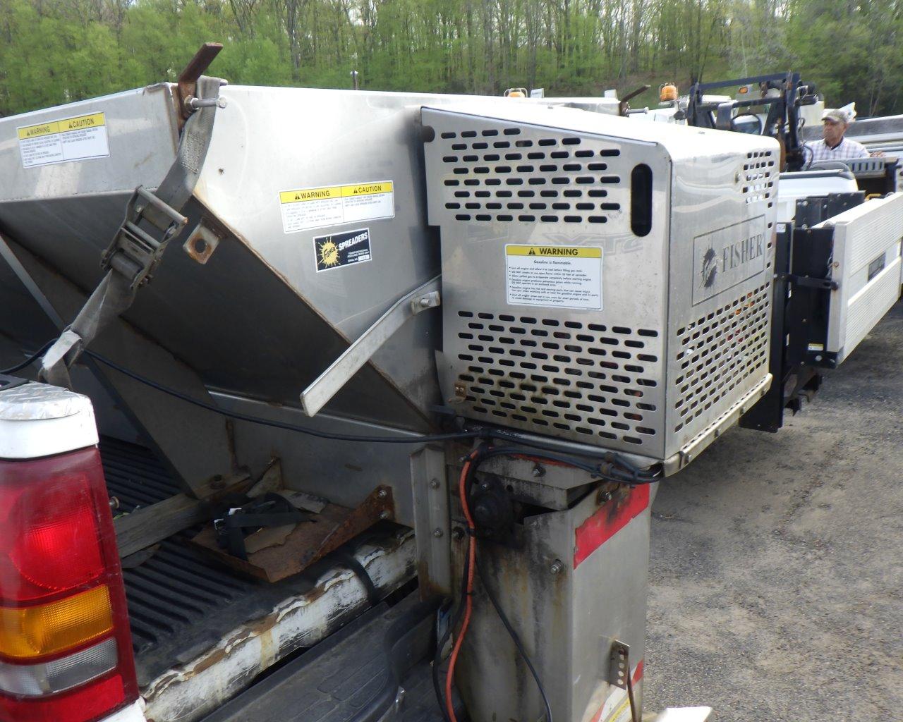 2002 GMC 2500 HD Reg Cab   w/Fisher Sander   4x4 s/n:221819